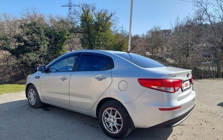 KIA Rio III рестайлинг, 2015 год, 860 000 рублей, 2 фотография