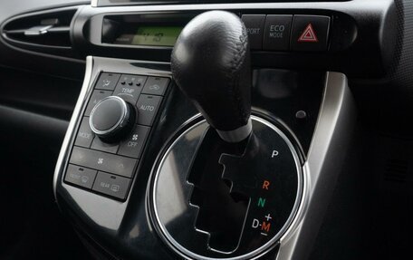 Toyota Wish II, 2011 год, 1 380 000 рублей, 18 фотография