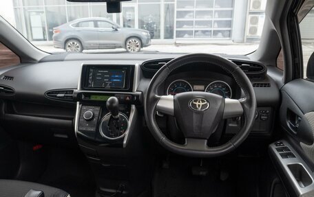 Toyota Wish II, 2011 год, 1 380 000 рублей, 12 фотография
