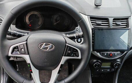 Hyundai Solaris II рестайлинг, 2011 год, 750 000 рублей, 11 фотография