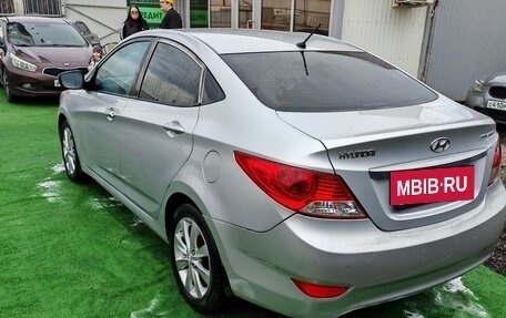 Hyundai Solaris II рестайлинг, 2011 год, 750 000 рублей, 4 фотография