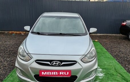 Hyundai Solaris II рестайлинг, 2011 год, 750 000 рублей, 5 фотография