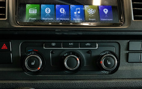 Volkswagen Transporter T6 рестайлинг, 2018 год, 2 629 000 рублей, 15 фотография