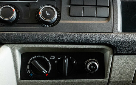 Volkswagen Transporter T6 рестайлинг, 2018 год, 2 629 000 рублей, 16 фотография