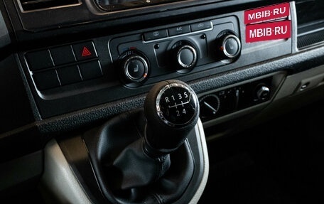 Volkswagen Transporter T6 рестайлинг, 2018 год, 2 629 000 рублей, 17 фотография