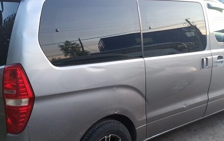 Hyundai Grand Starex Grand Starex I рестайлинг 2, 2011 год, 1 050 000 рублей, 4 фотография