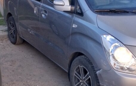 Hyundai Grand Starex Grand Starex I рестайлинг 2, 2011 год, 1 050 000 рублей, 3 фотография