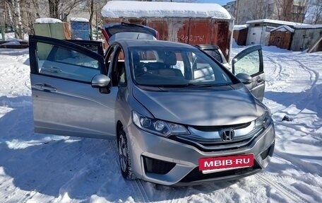 Honda Fit III, 2014 год, 740 000 рублей, 2 фотография