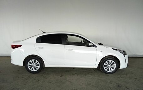 KIA Rio IV, 2021 год, 1 390 000 рублей, 8 фотография