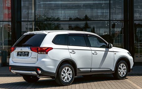 Mitsubishi Outlander III рестайлинг 3, 2015 год, 1 495 000 рублей, 6 фотография