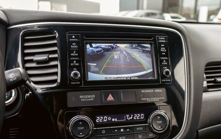 Mitsubishi Outlander III рестайлинг 3, 2015 год, 1 495 000 рублей, 14 фотография