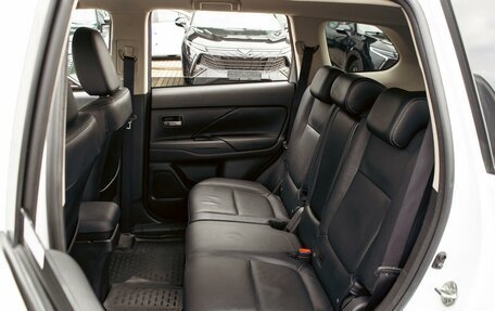 Mitsubishi Outlander III рестайлинг 3, 2015 год, 1 495 000 рублей, 16 фотография