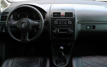 Volkswagen Touran III, 2011 год, 709 000 рублей, 11 фотография