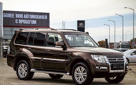 Mitsubishi Pajero IV, 2017 год, 2 455 000 рублей, 3 фотография