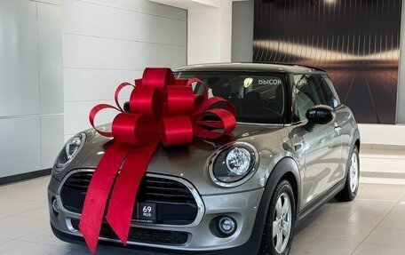 MINI Hatch, 2019 год, 1 977 000 рублей, 1 фотография