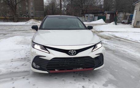 Toyota Camry, 2021 год, 1 900 000 рублей, 1 фотография