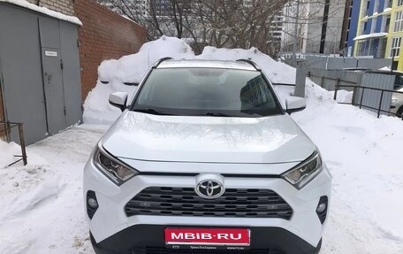 Toyota RAV4, 2022 год, 3 850 000 рублей, 1 фотография