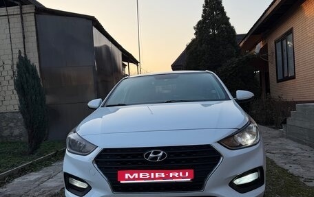 Hyundai Solaris II рестайлинг, 2019 год, 1 100 000 рублей, 1 фотография