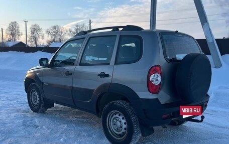 Chevrolet Niva I рестайлинг, 2018 год, 690 000 рублей, 4 фотография