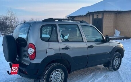 Chevrolet Niva I рестайлинг, 2018 год, 690 000 рублей, 5 фотография