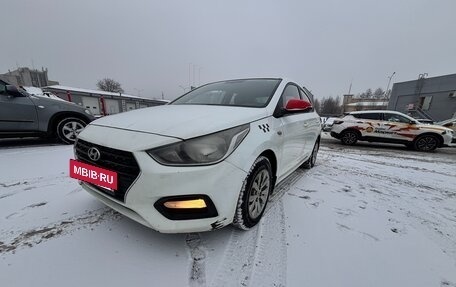 Hyundai Solaris II рестайлинг, 2018 год, 560 000 рублей, 3 фотография