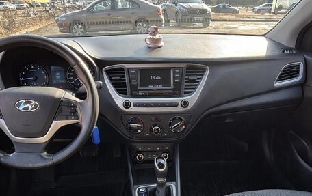 Hyundai Solaris II рестайлинг, 2017 год, 1 550 000 рублей, 4 фотография