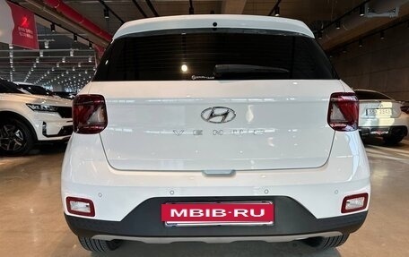 Hyundai Venue I, 2023 год, 2 400 000 рублей, 6 фотография