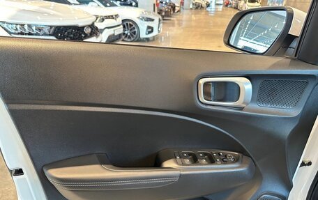 Hyundai Venue I, 2023 год, 2 400 000 рублей, 13 фотография