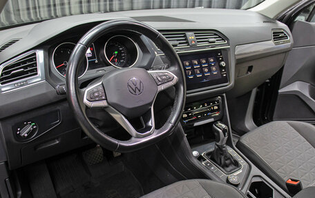 Volkswagen Tiguan II, 2021 год, 3 398 000 рублей, 16 фотография