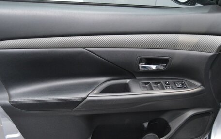 Mitsubishi Outlander III рестайлинг 3, 2012 год, 1 500 000 рублей, 11 фотография