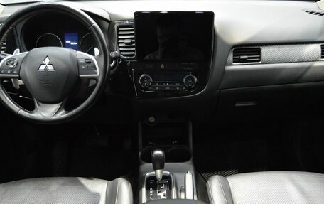 Mitsubishi Outlander III рестайлинг 3, 2012 год, 1 500 000 рублей, 36 фотография