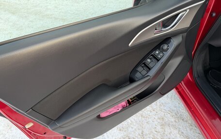 Mazda 3, 2018 год, 1 800 000 рублей, 13 фотография