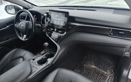 Toyota Camry, 2021 год, 1 900 000 рублей, 7 фотография