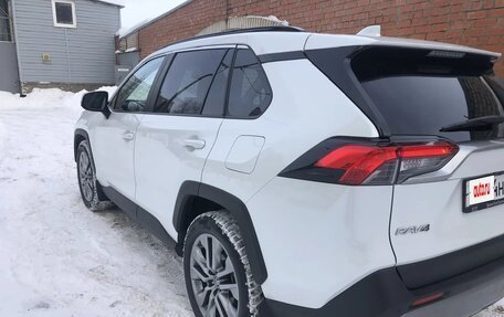 Toyota RAV4, 2022 год, 3 850 000 рублей, 4 фотография