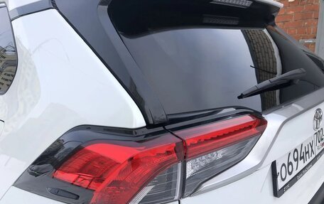 Toyota RAV4, 2022 год, 3 850 000 рублей, 9 фотография