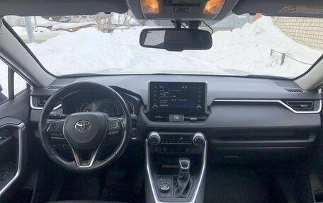 Toyota RAV4, 2022 год, 3 850 000 рублей, 21 фотография