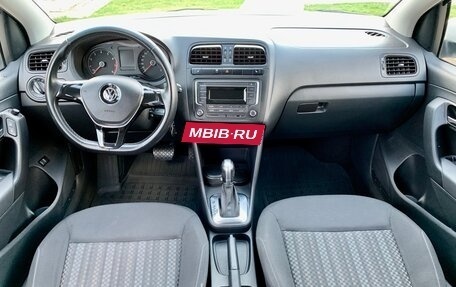 Volkswagen Polo VI (EU Market), 2017 год, 1 400 000 рублей, 25 фотография