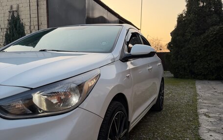 Hyundai Solaris II рестайлинг, 2019 год, 1 100 000 рублей, 5 фотография