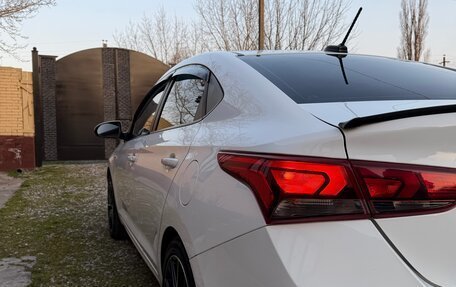 Hyundai Solaris II рестайлинг, 2019 год, 1 100 000 рублей, 4 фотография