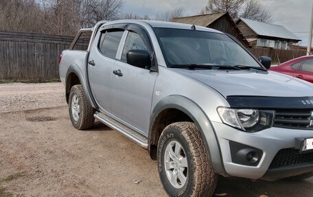 Mitsubishi L200 IV рестайлинг, 2011 год, 1 180 000 рублей, 2 фотография