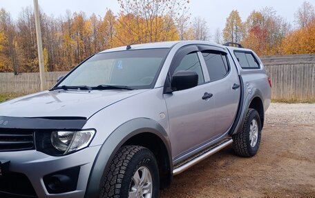 Mitsubishi L200 IV рестайлинг, 2011 год, 1 180 000 рублей, 8 фотография