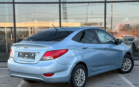 Hyundai Solaris II рестайлинг, 2011 год, 625 000 рублей, 2 фотография