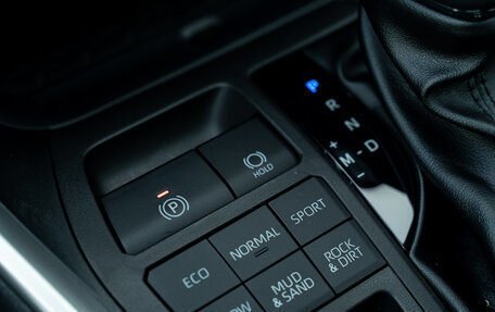 Toyota RAV4, 2025 год, 4 550 000 рублей, 28 фотография