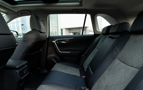 Toyota RAV4, 2025 год, 4 550 000 рублей, 31 фотография