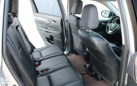 Toyota Highlander III, 2014 год, 2 760 000 рублей, 13 фотография