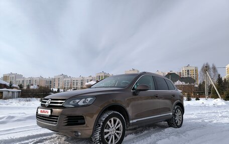 Volkswagen Touareg III, 2011 год, 2 390 000 рублей, 2 фотография