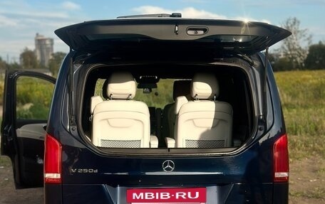 Mercedes-Benz V-Класс, 2018 год, 4 299 000 рублей, 7 фотография