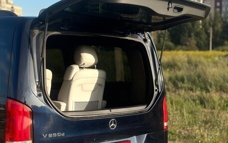 Mercedes-Benz V-Класс, 2018 год, 4 299 000 рублей, 8 фотография