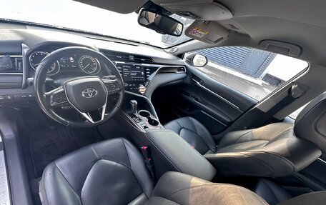 Toyota Camry, 2018 год, 2 950 000 рублей, 10 фотография