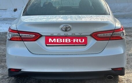 Toyota Camry, 2018 год, 2 950 000 рублей, 7 фотография